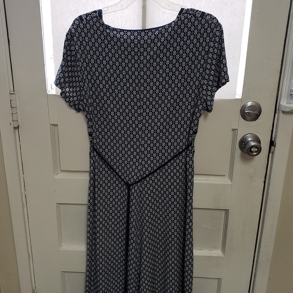 LADIES DRESS - Picture 2 of 2